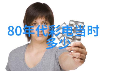 少女戴上珍珠耳环的优雅瞬间时尚少女的纯真装扮